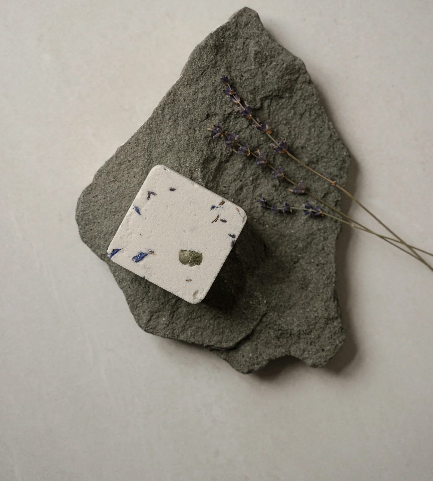 Bombe de bain | Lavande + Eucalyptus - BLANC