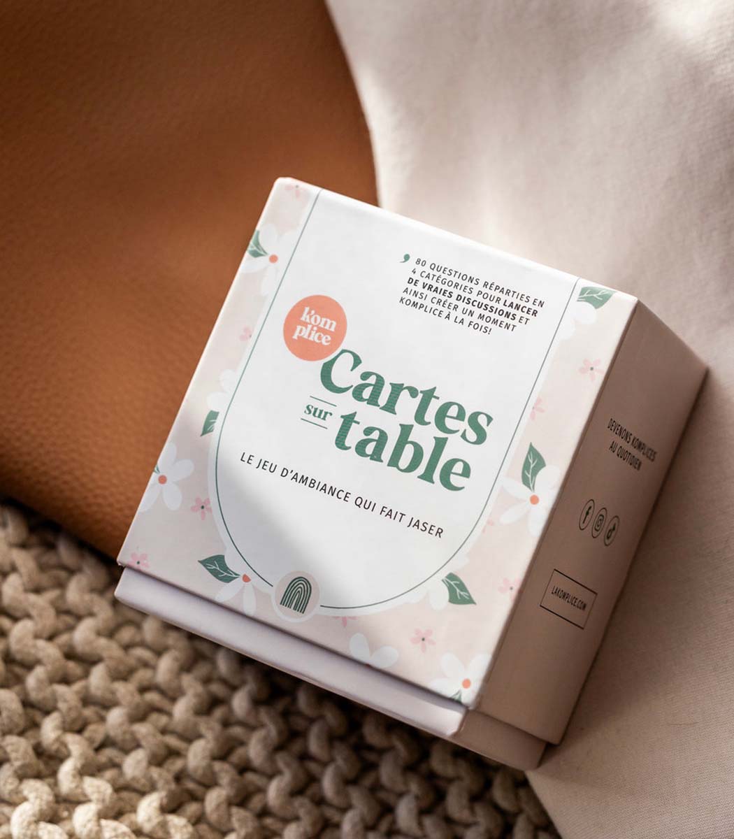Cards on the table - Komplice