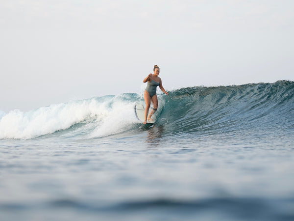 Talk with surfer girl Lydia Ricard. (FR/EN)
