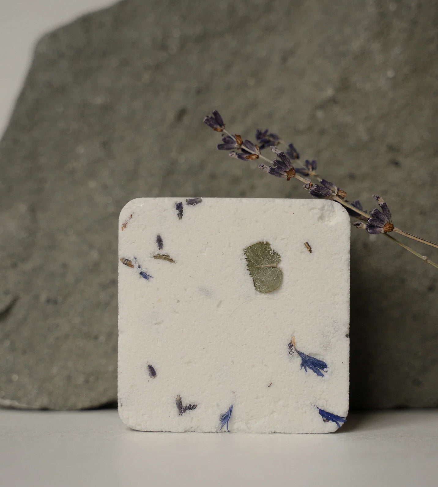 Bombe de bain | Lavande + Eucalyptus - BLANC