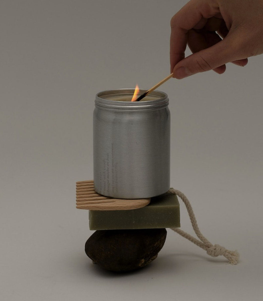 Bougie mèche en bois | Stray - WELL KEPT