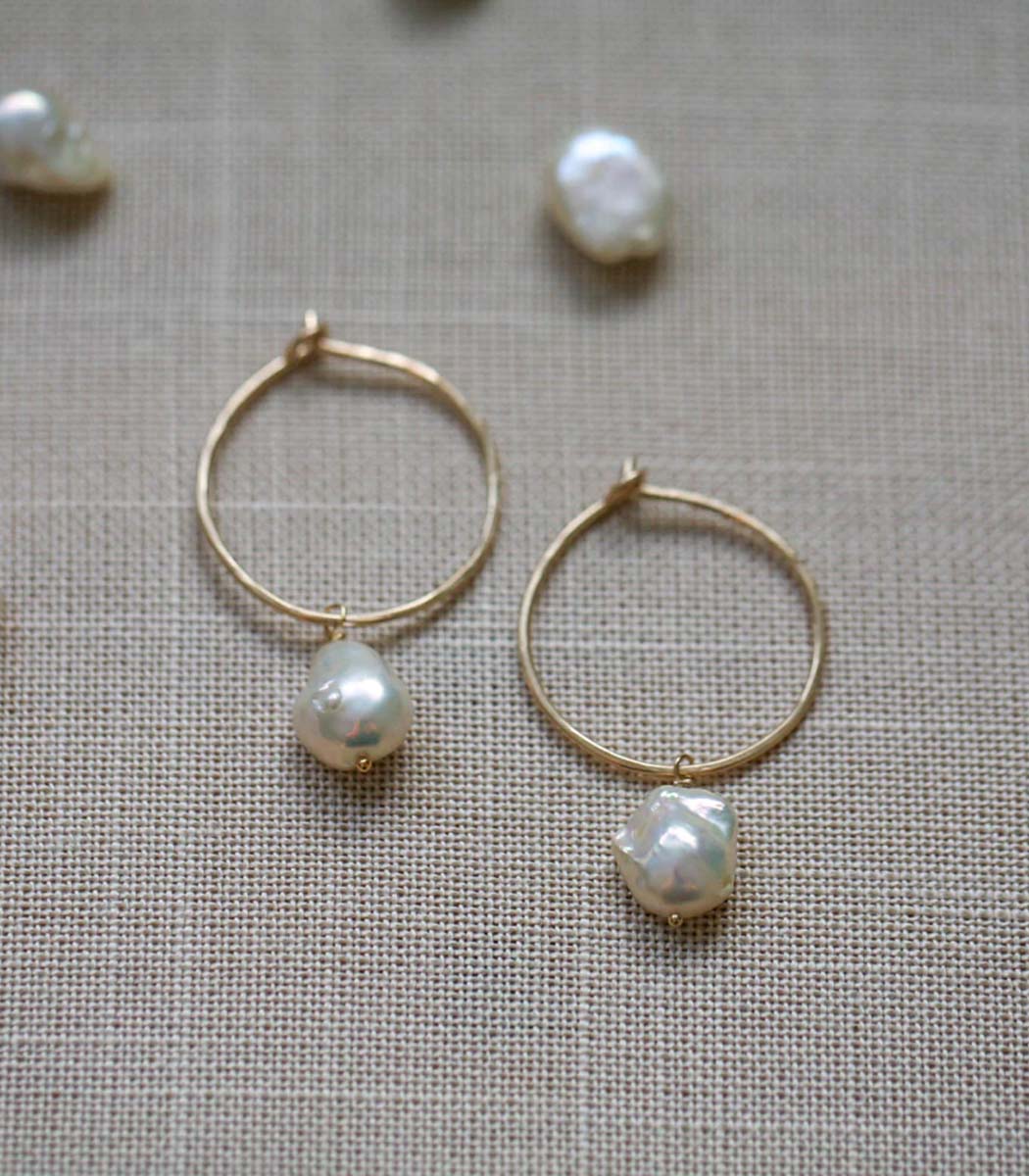 Small rings with pearls